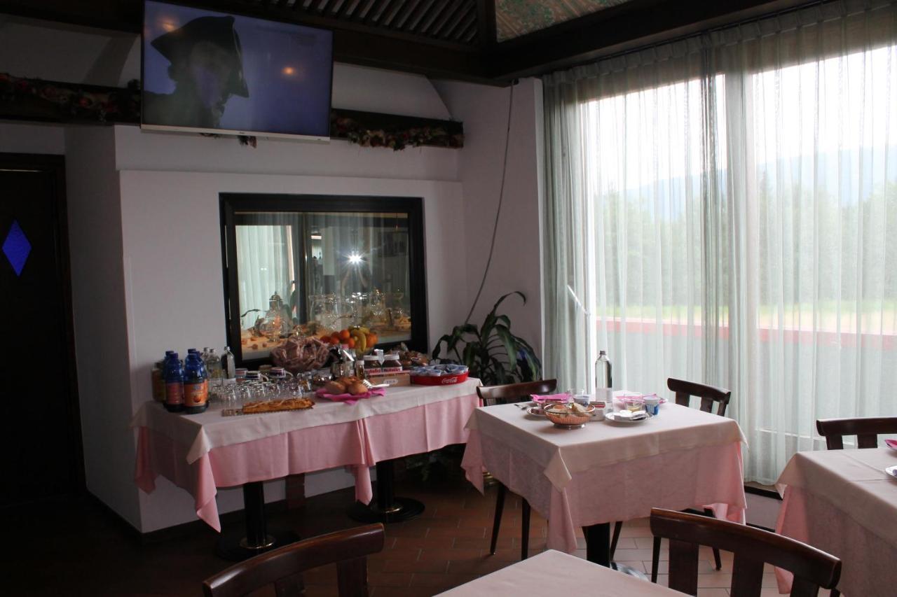 Hotel O'Scugnizzo 2 Belluno Eksteriør billede